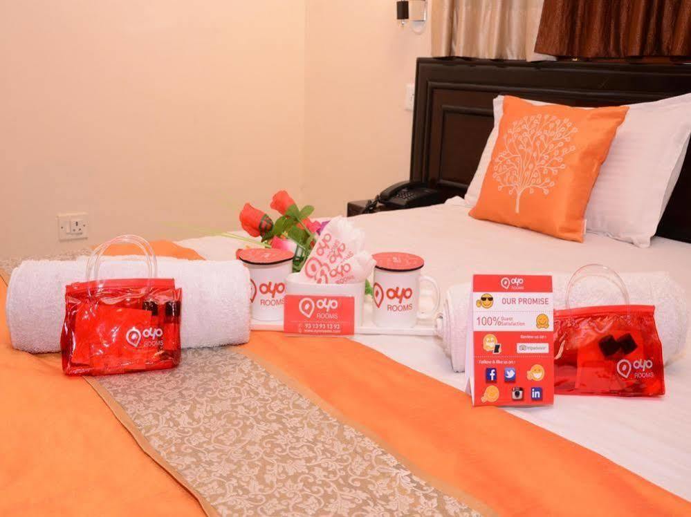Hotel Oyo Near Jaipuria School 3*